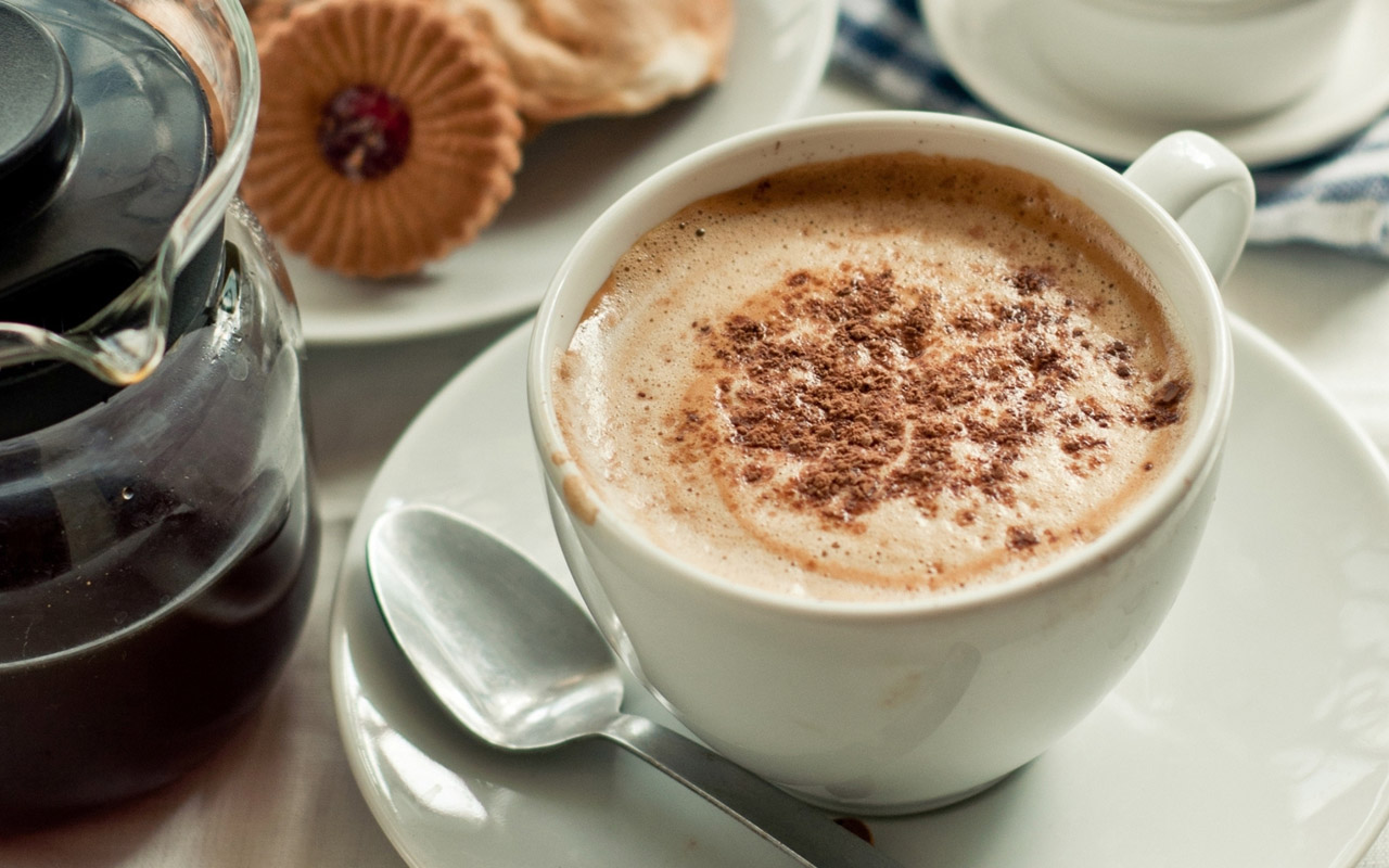 Comment préparer un café au lait directement dans une cafetière française