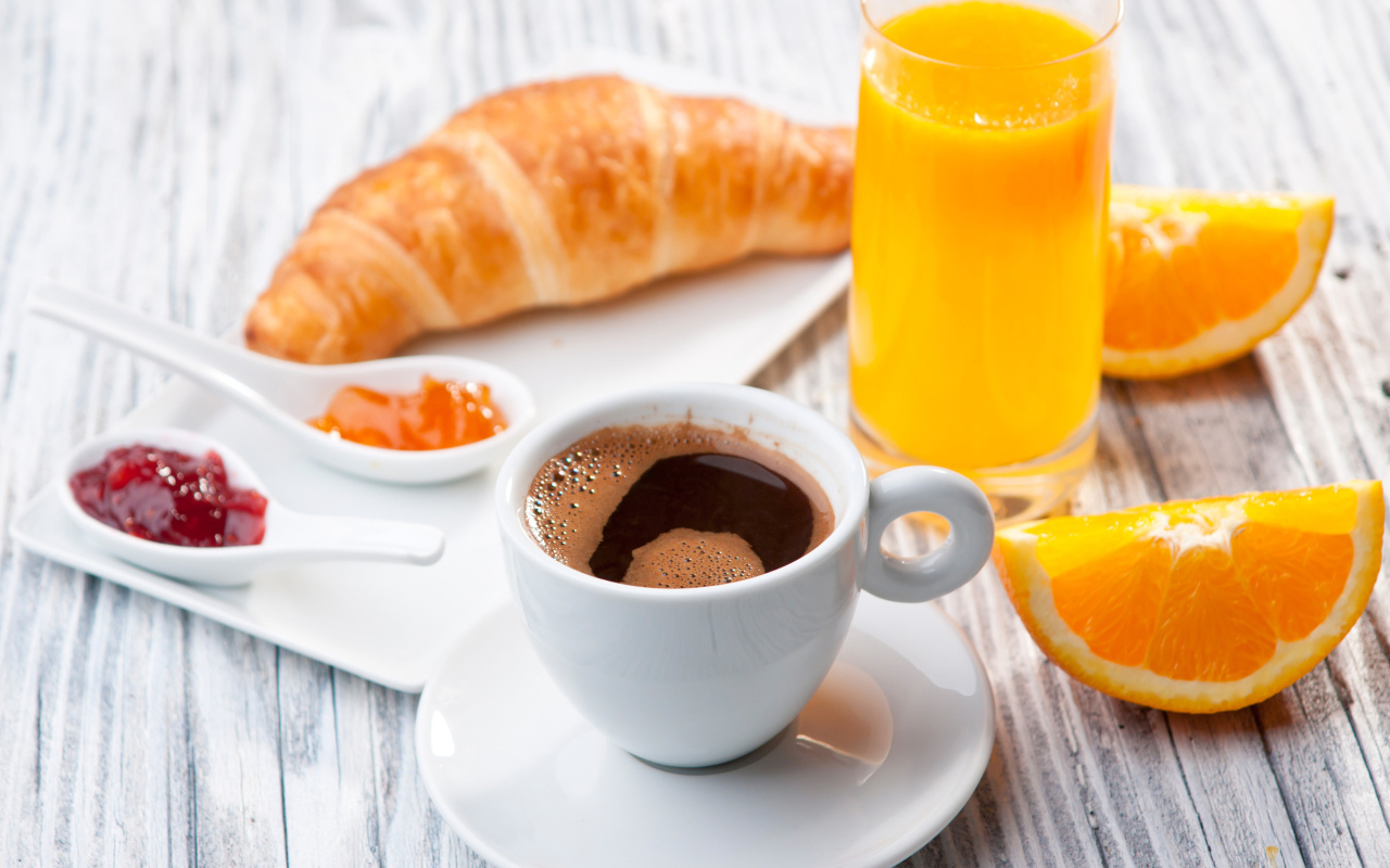 Pourquoi la cannelle et le miel sont-ils la combinaison idéale pour un petit-déjeuner rapide ? Trois options