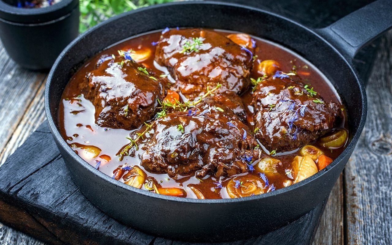 Bœuf à la sauce noire à la cartagène — une recette colombienne raffinée pour cuisiner la viande