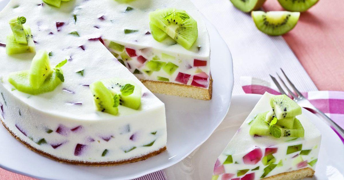 Un dessert frais et coloré : comment préparer un dessert au yaourt et à la gélatine avec des fruits