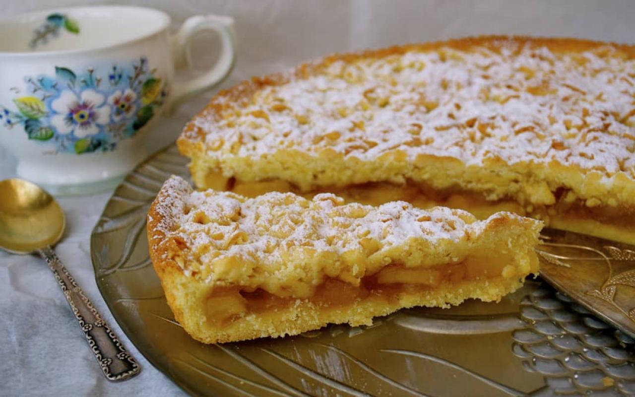 Une tarte aux pommes, mais différente. Je préfère même cette recette à la recette classique.