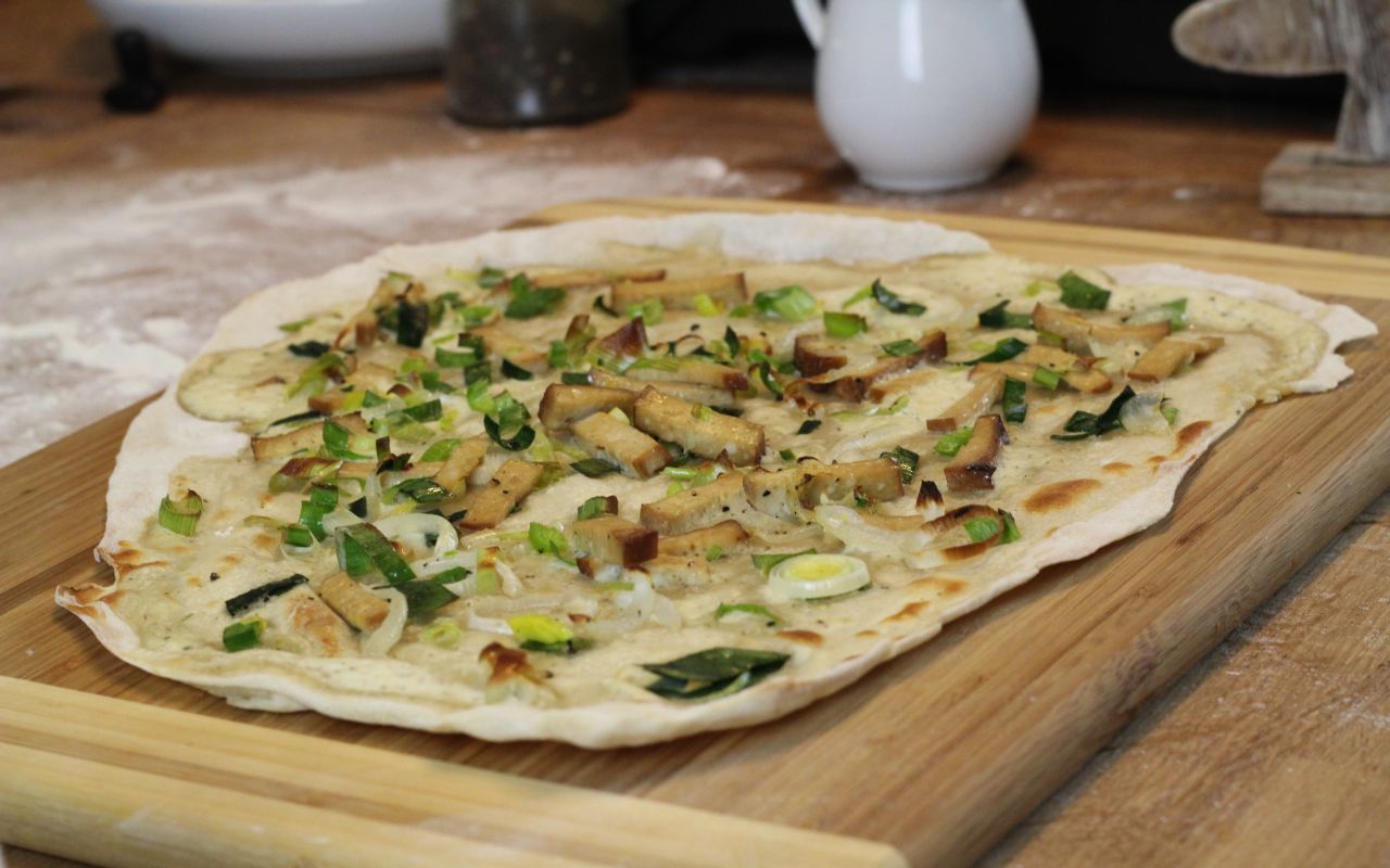 Pâtes Flammkuchen au four : copieuses, crémeuses et tout simplement délicieuses
