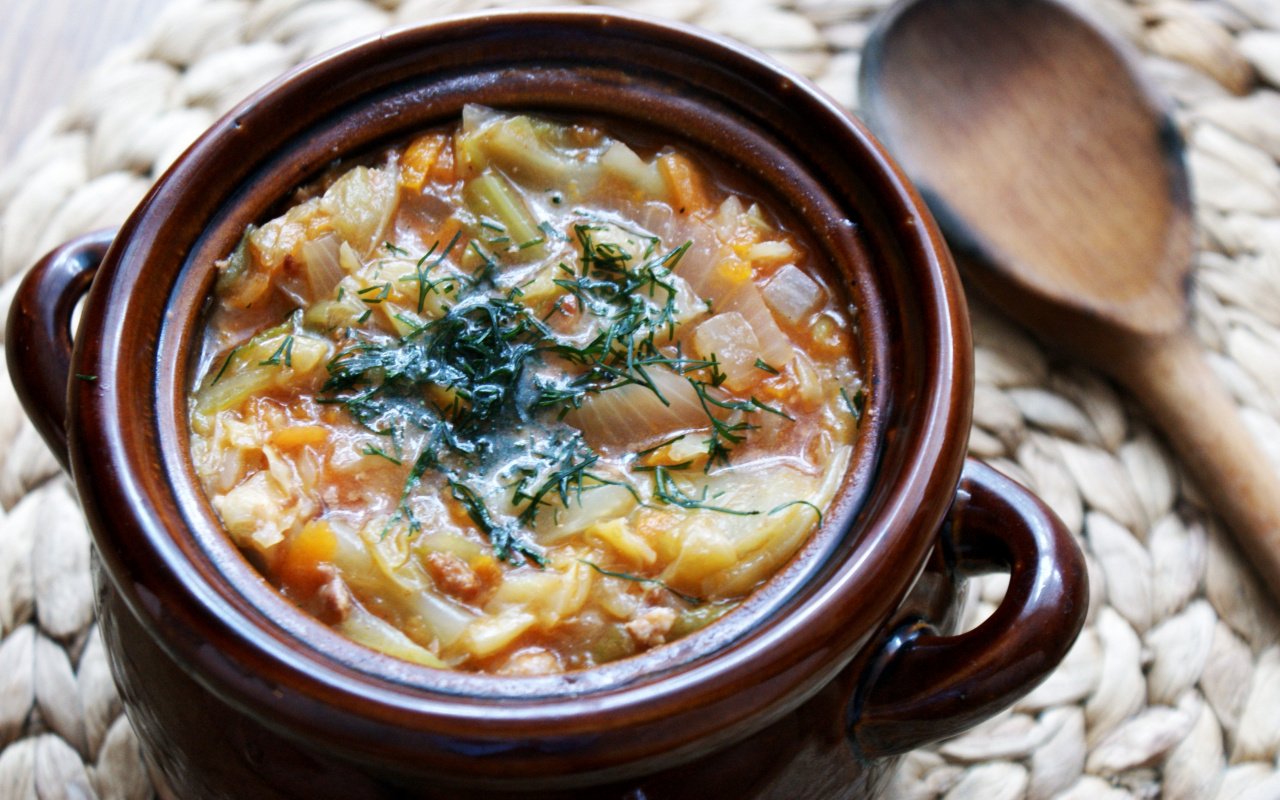 Ajoutez un ingrédient secret au bigos et votre famille léchera le plat jusqu'à la dernière miette. Une seule cuillère suffit.