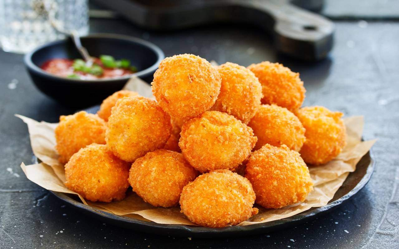 Peu de gens savent comment préparer des croquettes parfaites dans une friteuse à air chaud et les cuire en moins de 15 minutes.