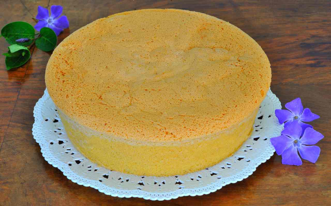 Un biscuit haut et moelleux qui est toujours parfait. Le plus important, c'est les proportions.