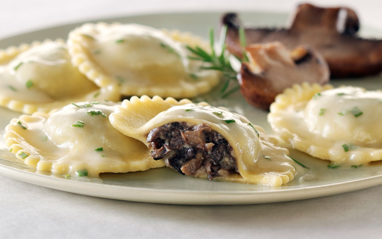 Ragoût de raviolis farcis aux légumes-racines et au fromage crémeux
