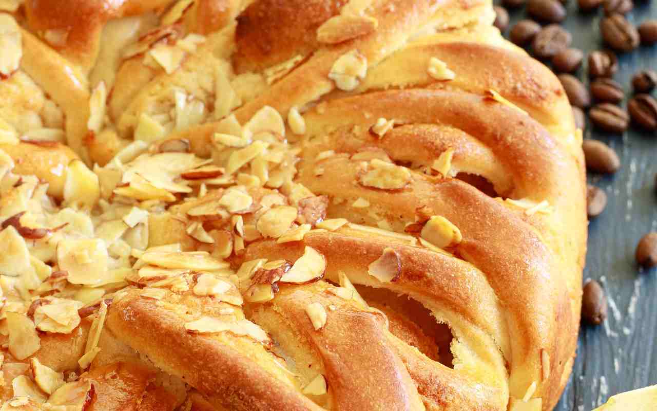 Une tarte aux pommes, mais différente. Je préfère même cette recette à la recette classique.