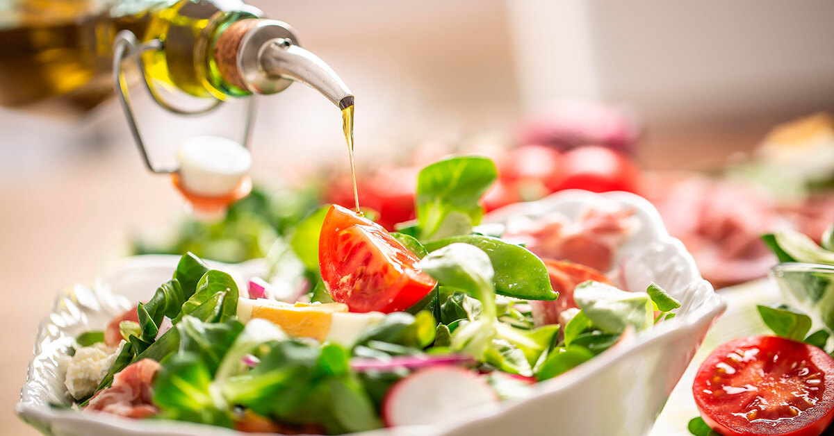 La mode de l'huile verte non filtrée : qu'est-ce que c'est et comment tirer le meilleur parti de cet or liquide