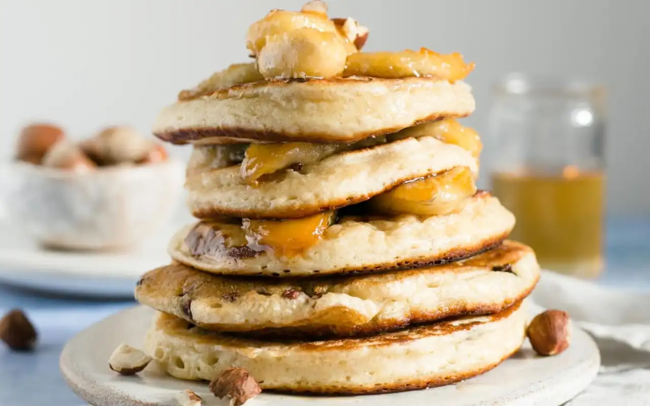 Pour le petit-déjeuner ou le goûter : la recette des véritables crêpes françaises, que vous préparerez en quelques minutes seulement.