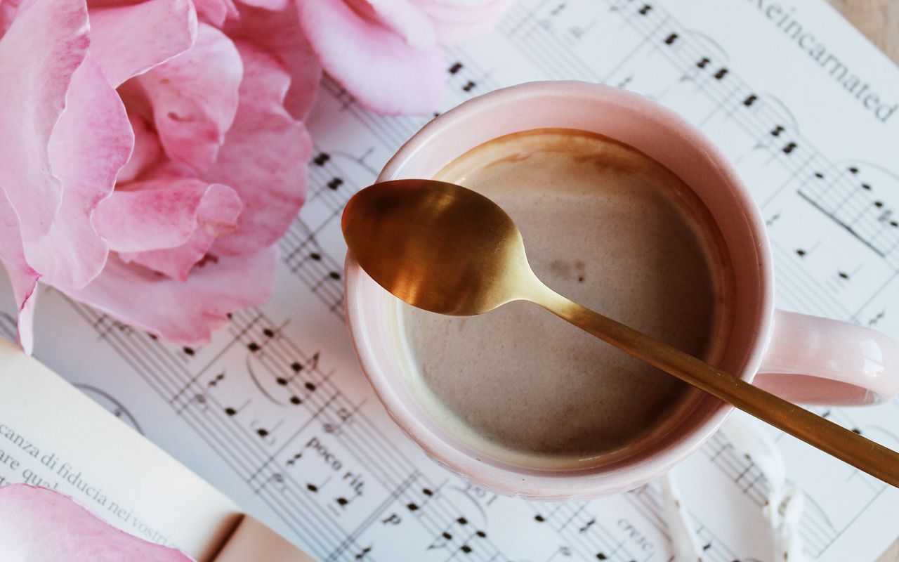 Ajoutez une cuillère à café dans votre café. Votre taux de sucre dans le sang se stabilisera et votre poids diminuera.