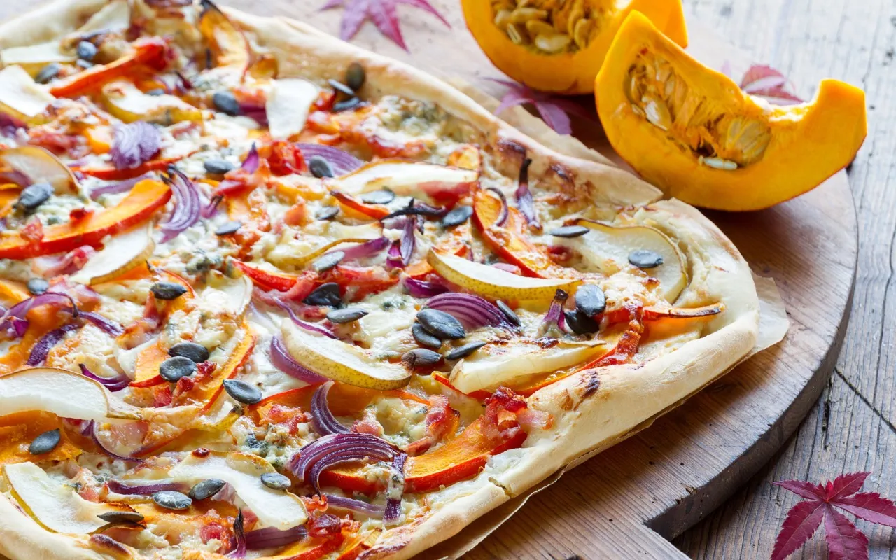 Pâtes Flammkuchen au four : copieuses, crémeuses et tout simplement délicieuses