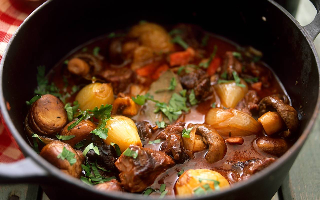 Ragoût de pommes de terre et de viande : recette traditionnelle étape par étape