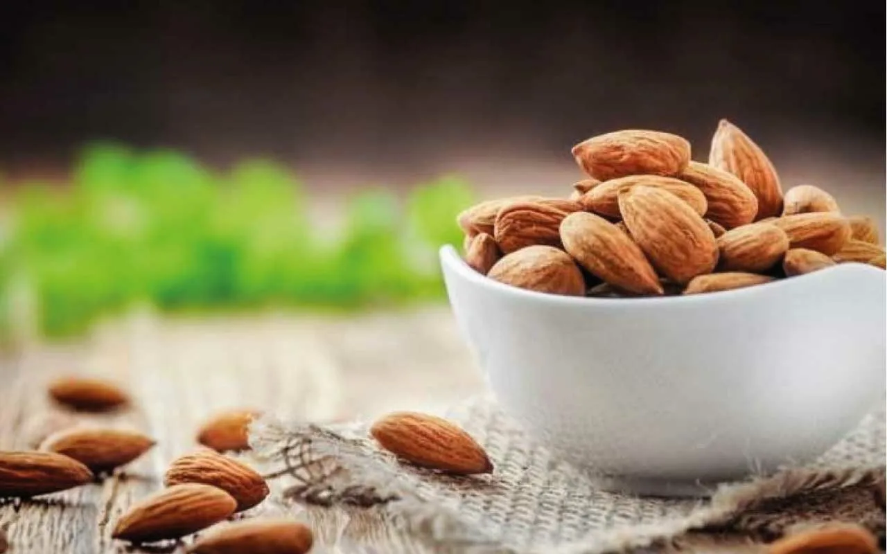 Voici comment préparer facilement des amandes grillées à la sauce « eggnog ».