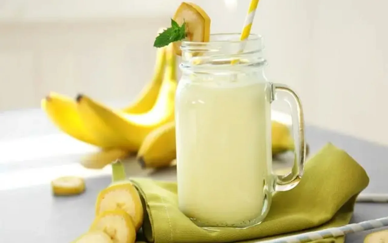 Mélanger des peaux de banane avec de l'eau : pourquoi est-ce recommandé et quels sont les avantages ?