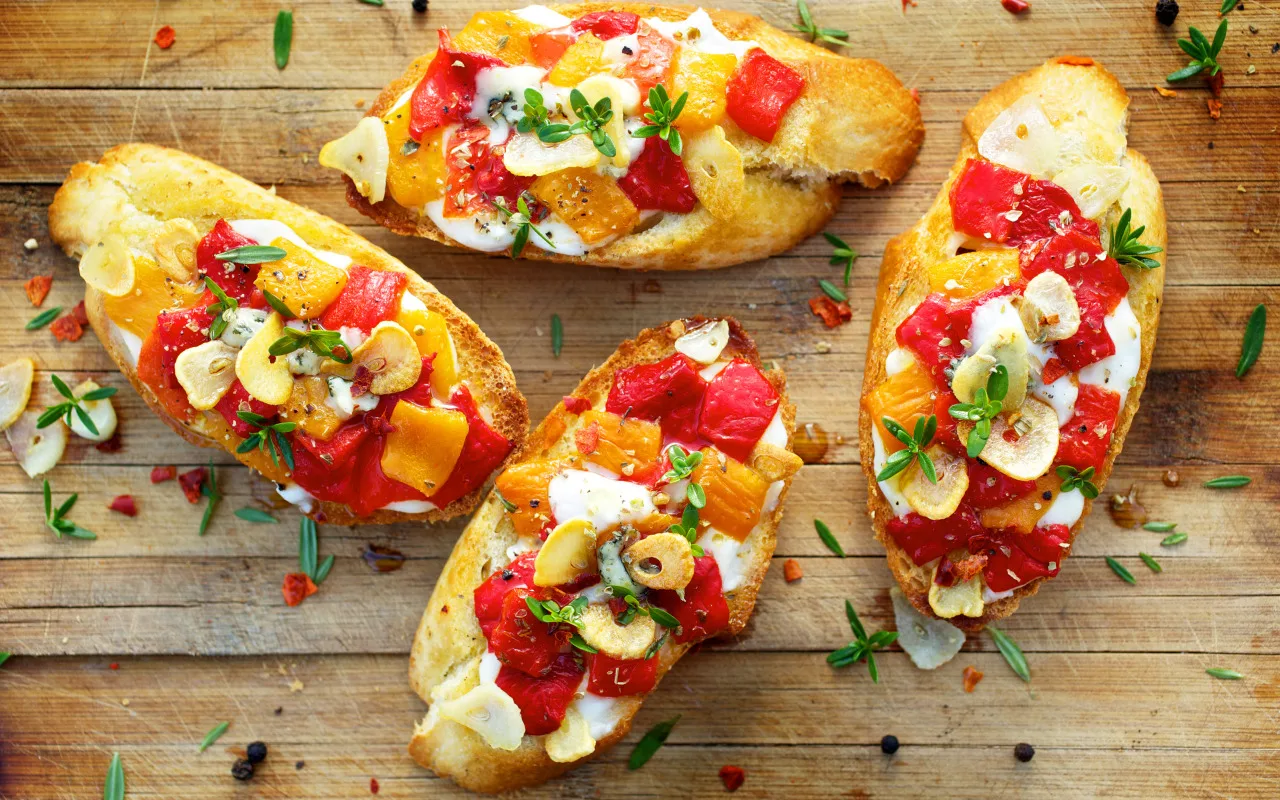 Une idée d'apéritif pour votre prochaine soirée : des crackers au fromage frais et aux canneberges