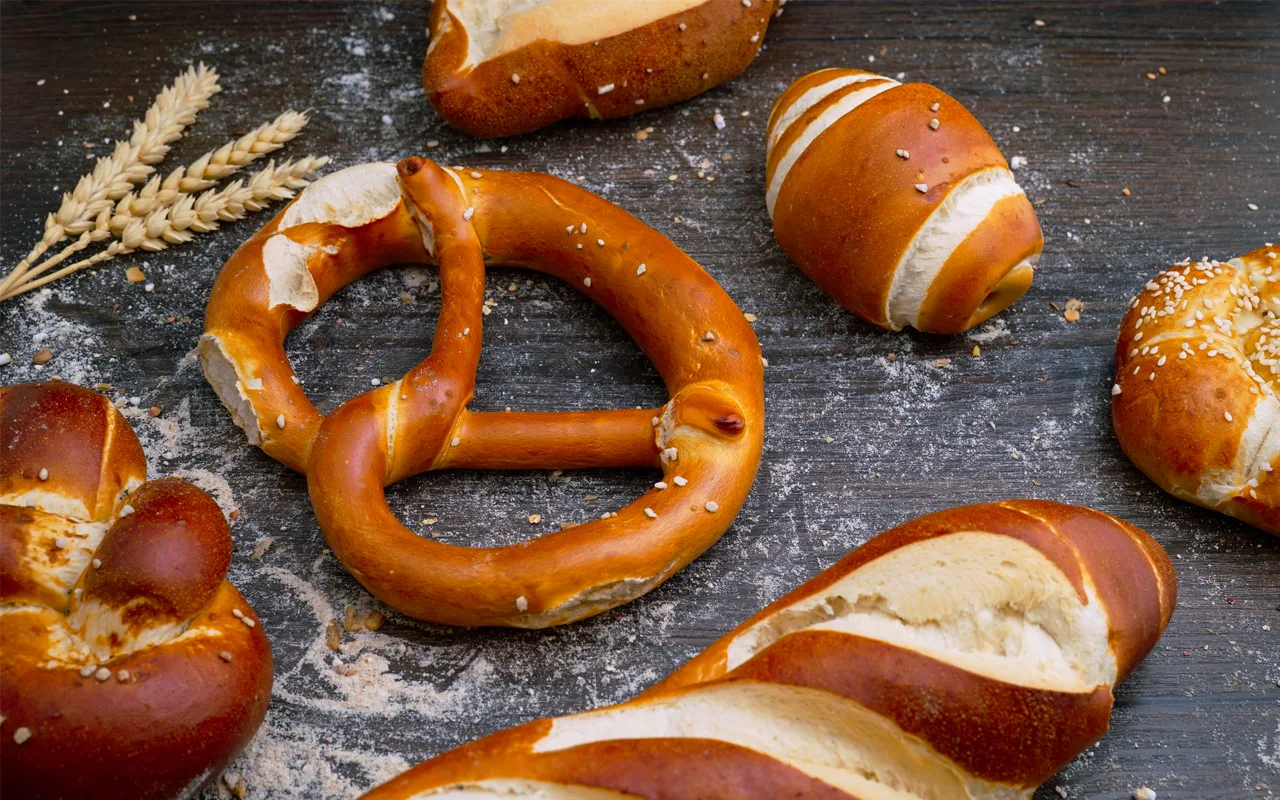 Une gourmandise croustillante pour les amateurs de sucré : le meilleur apéritif à base de bretzels à la cannelle.