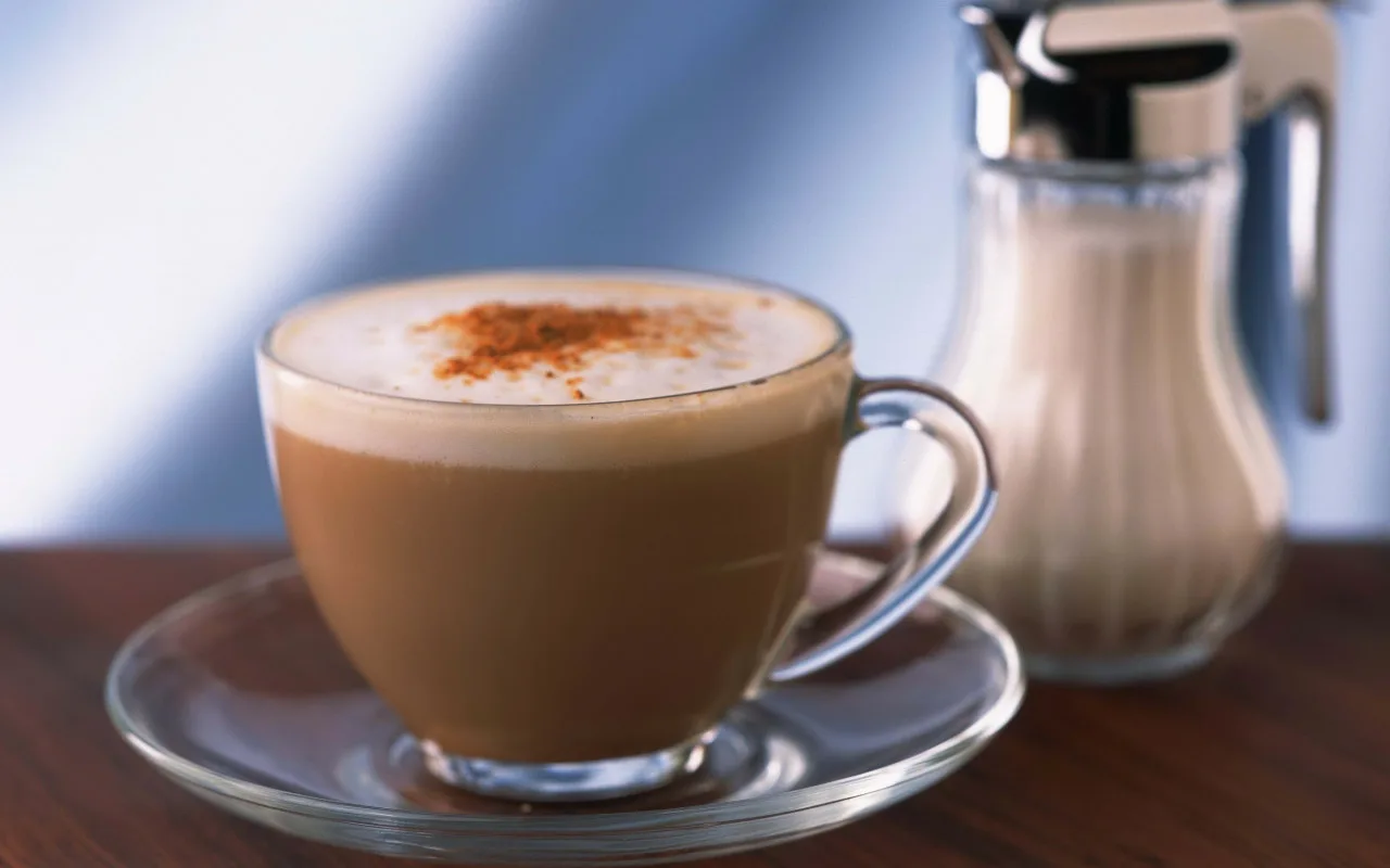 Comment préparer un café au lait directement dans une cafetière française