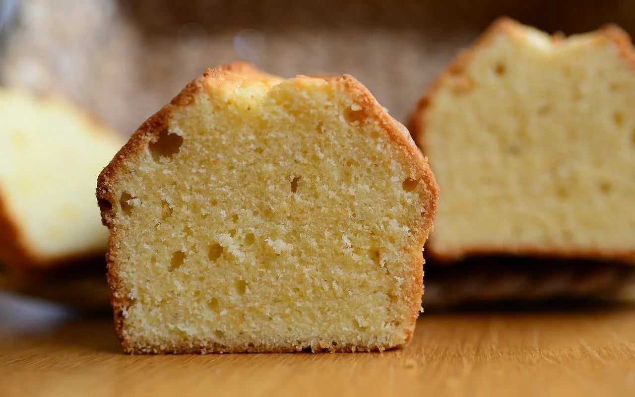 Un biscuit haut et moelleux qui est toujours parfait. Le plus important, c'est les proportions.