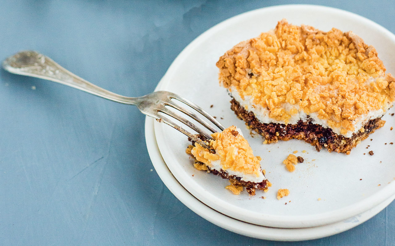 Simple, sans sucre et avec peu d'ingrédients : comment préparer un gâteau léger à l'avoine et à l'orange dans un mixeur